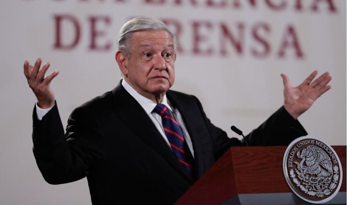 El presidente Andrés Manuel López Obrador llamó a seguir con la transformación y no permitir que regresen los corruptos, porque lo harán, con más hambre de dinero. Foto: Diego Simón Sánchez