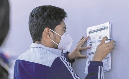 ¿Dónde y cuándo aplicarán el refuerzo antiCovid para menores y veinteañeros en Naucalpan?