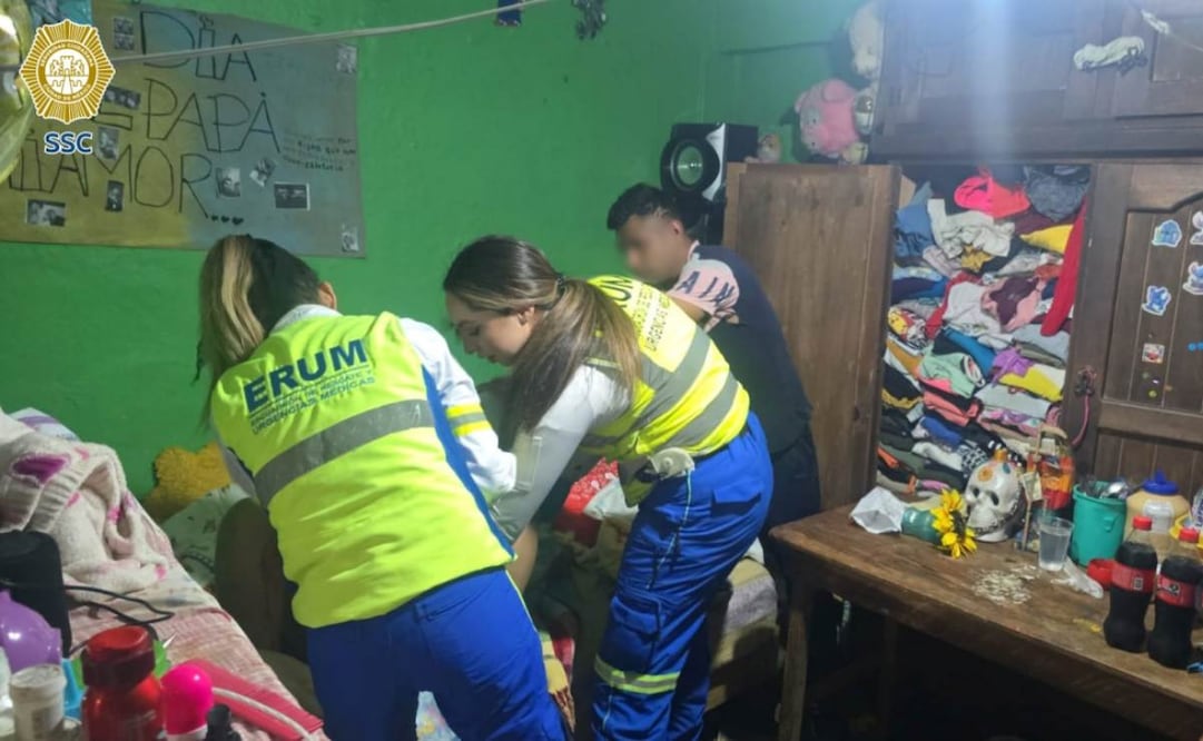 Policías de la SSC ayudan a mujer a dar a luz dentro de su casa en Coyoacán. Foto: Especial