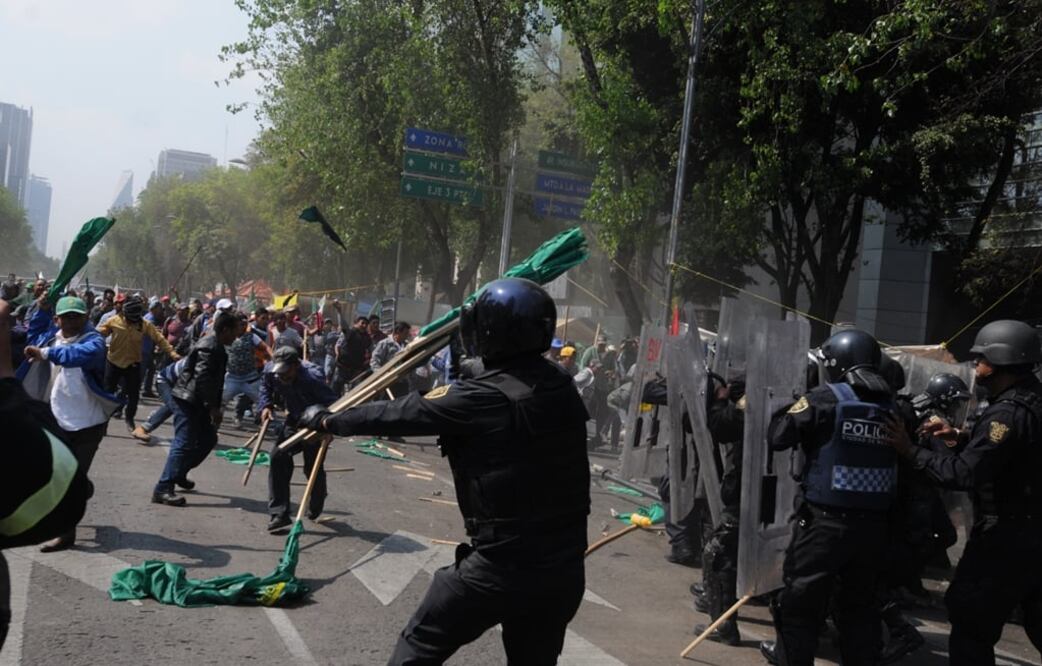 El dirigente campesino Chew Plascencia comentó que en la gresca resultaron heridas 20 personas entre policías y campesinos. Foto: Juan Armando Martínez/El Gráfico
