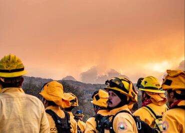 FOTOS: Con apoyo de un helicóptero, 285 brigadistas combaten incendio forestal en Tepoztlán