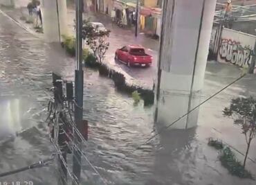 Fuertes lluvias provocan inundaciones en alcaldía Tláhuac; servicios de emergencia trabajan en la zona