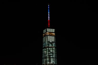 One World Trade Center homenajea a París