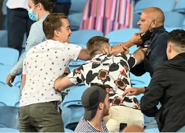 Aficionados se niegan a usar cubrebocas y provocan pelea en el Abierto de Australia