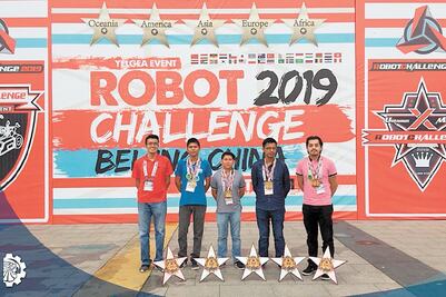 Triunfan mexicanos en concurso de robótica en China