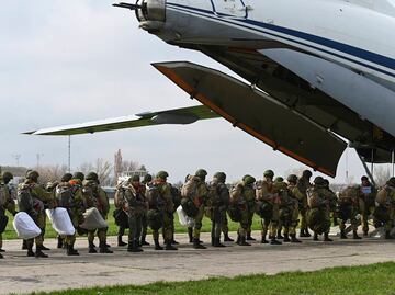 Tropas rusas salen de Homs y Damasco tras derrota de Al-Assad; abandonan la zona ante presencia de coalición insurgente