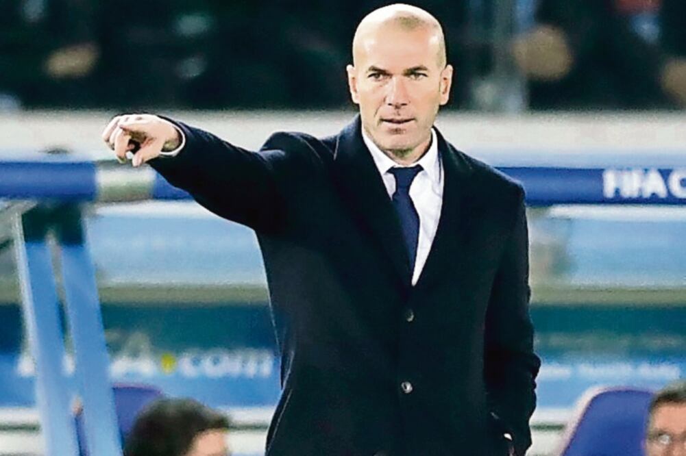 Zinedine Zidane sabe que el objetivo está muy cerca de alcanzarse (KIMIMASA MAYAMA. EFE)