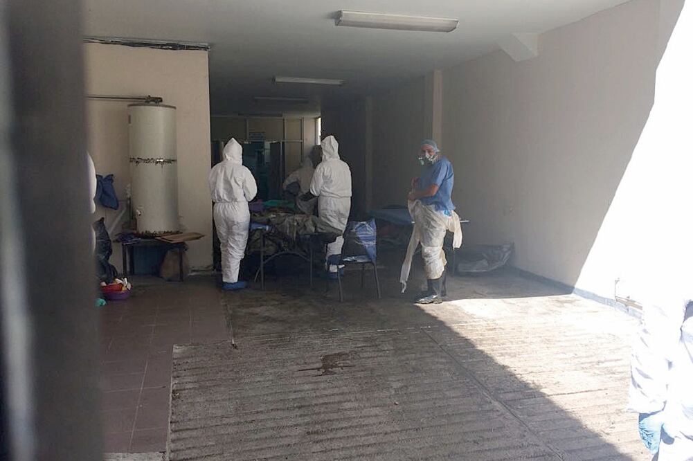 En alerta. Fiscalía estatal pidió suspender labores a expertos argentinos por no haber condiciones sanitarias. 