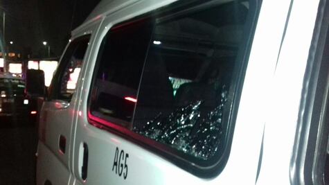 Mujer se resiste a robo y le disparan en el rostro