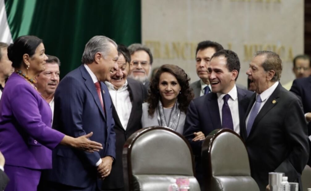 Morena revive ritual del PRI para ratificar a Herrera