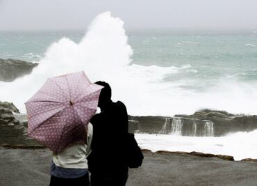Tifón "Lan" causa la muerte de 7 personas en Japón