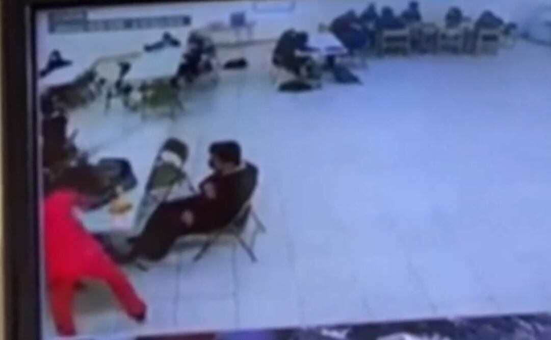 El ataque quedó registrado por las cámaras de seguridad. Foto: Captura de pantalla