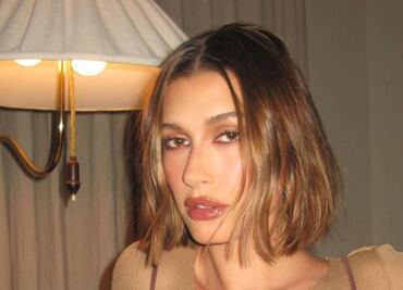 Hailey Bieber confirma cómo levantar párpados caídos con el color que es tendencia