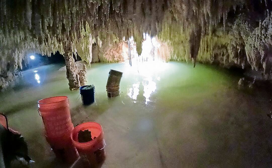 En el informe se detalla que al colocar los pilotes hubo afectaciones en las cavernas sobre las que corre el Tramo 5 Sur, como la caída de cemento en el agua. Foto: Elías Siebenborn