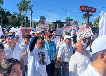 Marchan por cese de la violencia y restitución de la paz en Sinaloa; “Dios los acompaña”; obispo de Culiacán