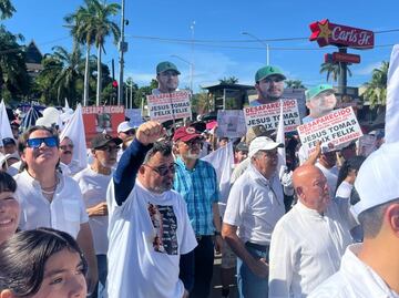 Marchan por cese de la violencia y restitución de la paz en Sinaloa; “Dios los acompaña”; obispo de Culiacán