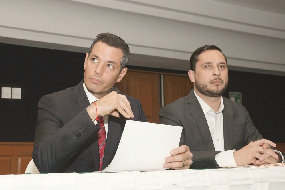 Alejandro Murat le echa flores a su papá