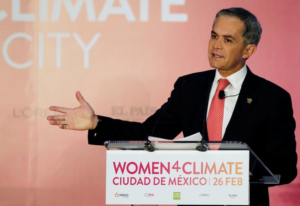 Miguel Ángel Mancera giving a speech during the Women4Climate conference – Photo: Henry Romero/REUTERS