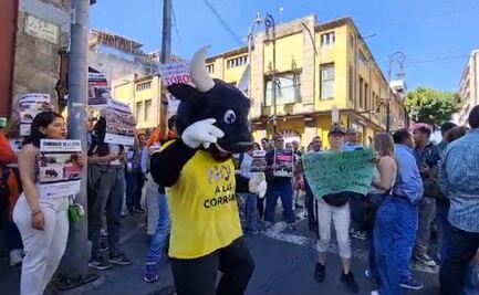“No a la regulación, exigimos la abolición”: Manifestantes contra las corridas de toros bloquean Donceles