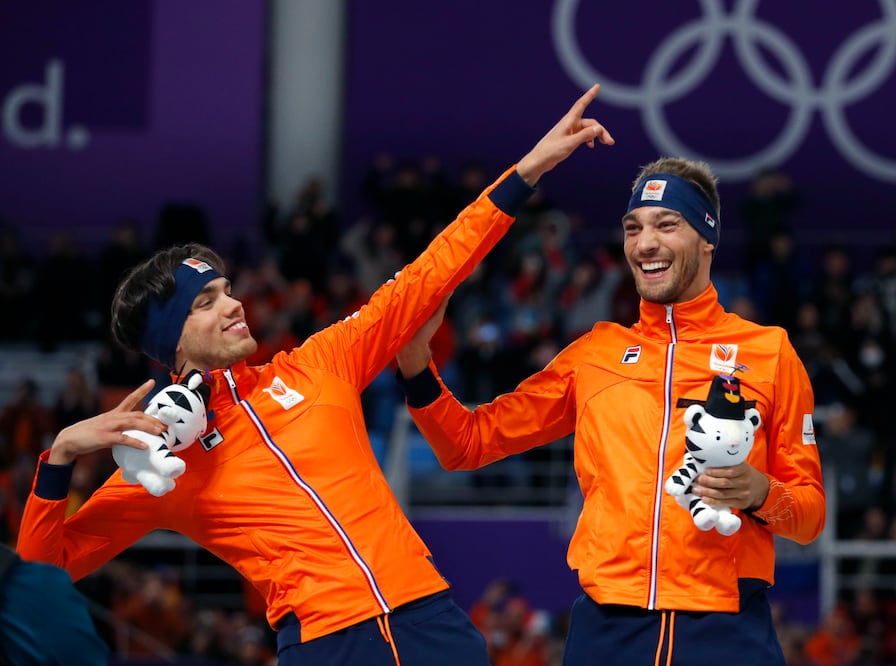 REUTERS. Patrick Roest y Kjeld Nuis