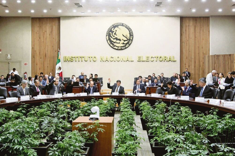 La Unidad Técnica de Fiscalización del INE ha detectado que la principal irregularidad de los partidos es no informar sobre los gastos para posicionarse. (ARCHIVO EL UNIVERSAL)