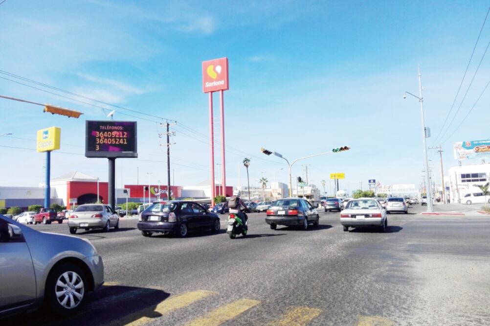 Silvestre de la Toba fue asesinado en el cruce de Forjadores y Luis Donaldo Colosio. Ayer, en el lugar no había ningún resguardo en la escena del crimen (GLADYS NAVARRO. EL UNIVERSAL)