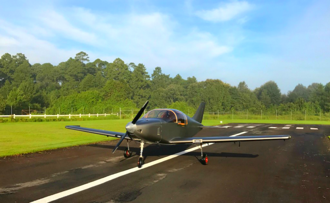 Características: Techo= 15000 pie; Vc= 260 Km/h; Vmax= 300 Km/h; Potencia= Rotax912 de 100 hp, Autonomía=6 hrs, Alcance=1500 km, peso de vacio= 330 kg. (Foto: Cortesía: Pirwi)