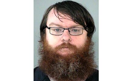 Acusan de crueldad animal a hombre en Texas por torturar y matar a sus gatitos