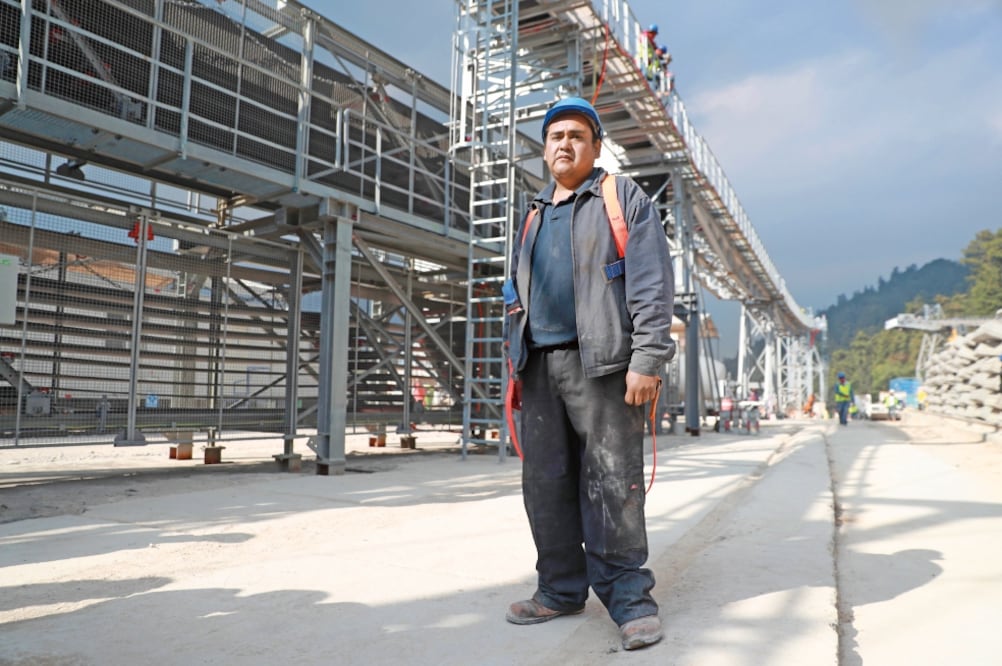 A causa de un accidente automovilístico, Jonathan López Monroy sufrió fractura de cadera, lo que provoca que el hombre tenga una leve cojera (ALEJANDRA LEYVA)