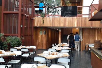 En Condesa, negocios buscan retomar actividad