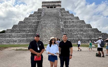 Otorgan reconocimiento a visitante 2 millones 100 mil de este año en Chichén Itzá; se trata de una joven de Ciudad de México