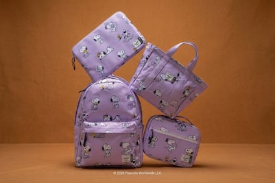 Así es la colección de mochilas y loncheras de Snoopy x Herschel