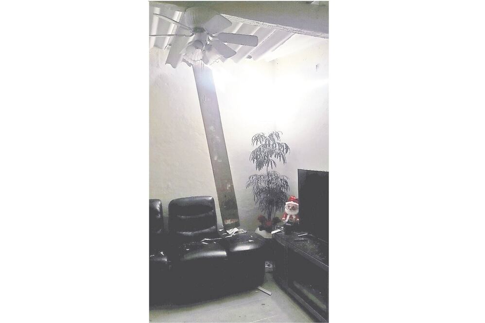 El tablón entró a la sala de una casa detrás del inmueble que albergaba la exposición de la galería Kurimanzutto, en la colonia Daniel Garza (FOTOS: CORTESÍA)