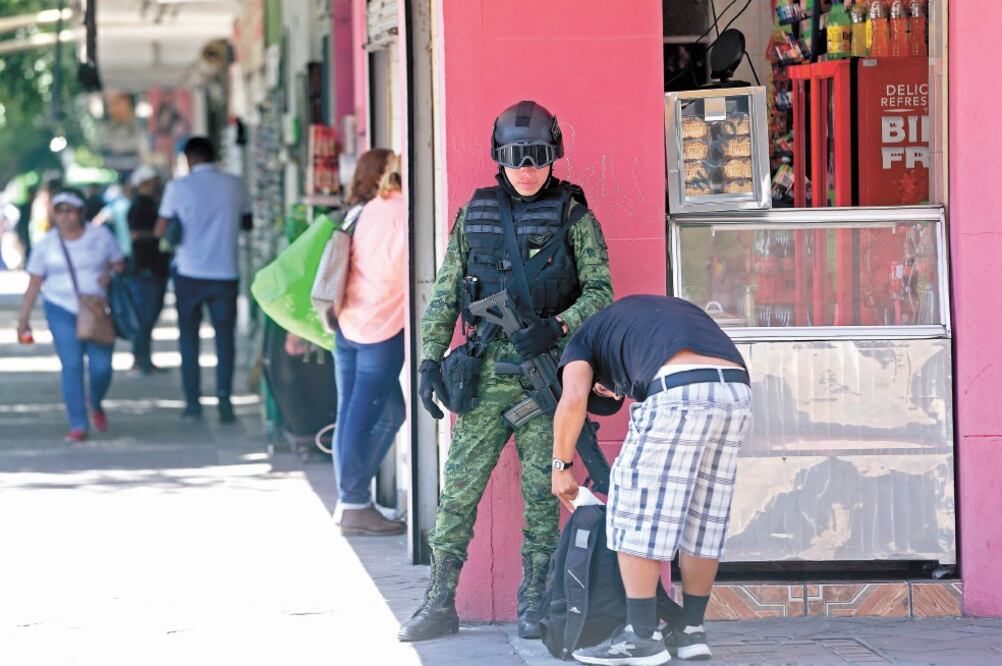 A pesar de que en Guadalajara se reforzaron los operativos de seguridad con elementos del Ejército, la violencia en el Área Metropolitana continúa (FERNANDO CARRANZA. EL UNIVERSAL)