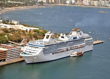 Cruceros turísticos Sector sale a flote