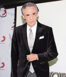 José José confía en que extenderá su vida