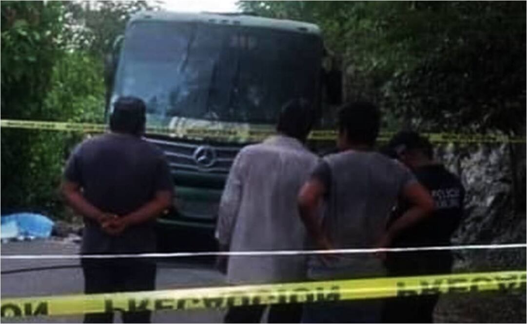 Camión sufre descarga eléctrica y mueren 2 pasajeros, hay 5 heridos. Foto: Especial