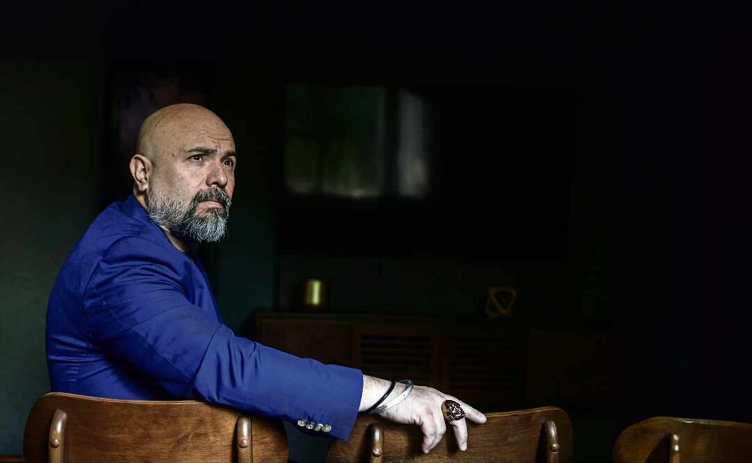 Para su obra, Richard Viqueira busca inspiración en clásicos del género como Mary Shelley, Bram Stoker y J. R. R. Tolkien. Foto: Gabriel Pano / EL UNIVERSAL