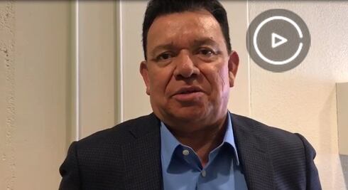 Fernando Valenzuela en un día doblemente especial.
