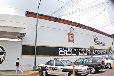 Despojan de patrulla a un policía auxiliar de Naucalpan