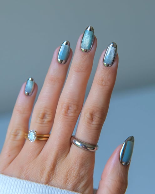 El cat eye azul está entre los preferidos. Foto: Instagram @amberjhnails