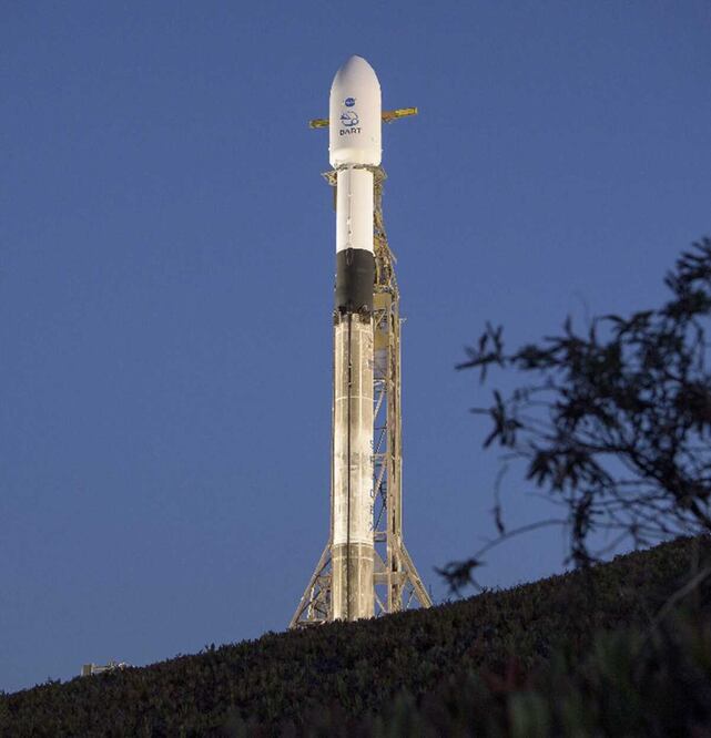 Cohete Falcon 9 para la misión DART. Foto: EFE / Bill Ingalls