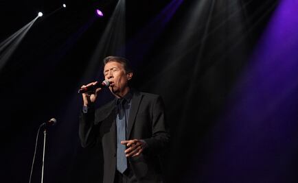 Napoleón homenajeó a José José en el Auditorio Nacional