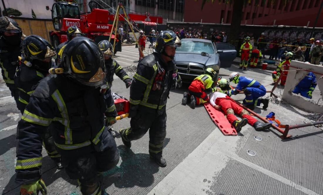 La jefa de Gobierno, Clara Brugada, anunció que en 2026 habrá tres simulacros en la CDMX.
Foto: Luis Camacho | El Universal