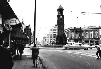 Los relojes públicos de la capital que aún escuchamos