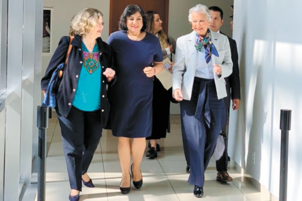 A pregunta expresa. La secretaria de Gobernación, Olga Sánchez (der.), habló de las acciones para pacificar el país. Foto: TOMADA DE TWITTER