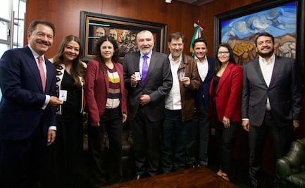 Carro completo para Luisa María y Andy en el Senado