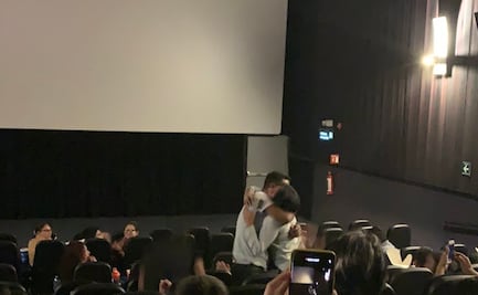 ¡Que vivan los novios! Propuesta de matrimonio en estreno de Spider-Man: No Way Home se viraliza