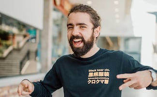 Javier Ibarreche se pierde con Christopher Lloyd en la CCXP… y el panel queda corto 