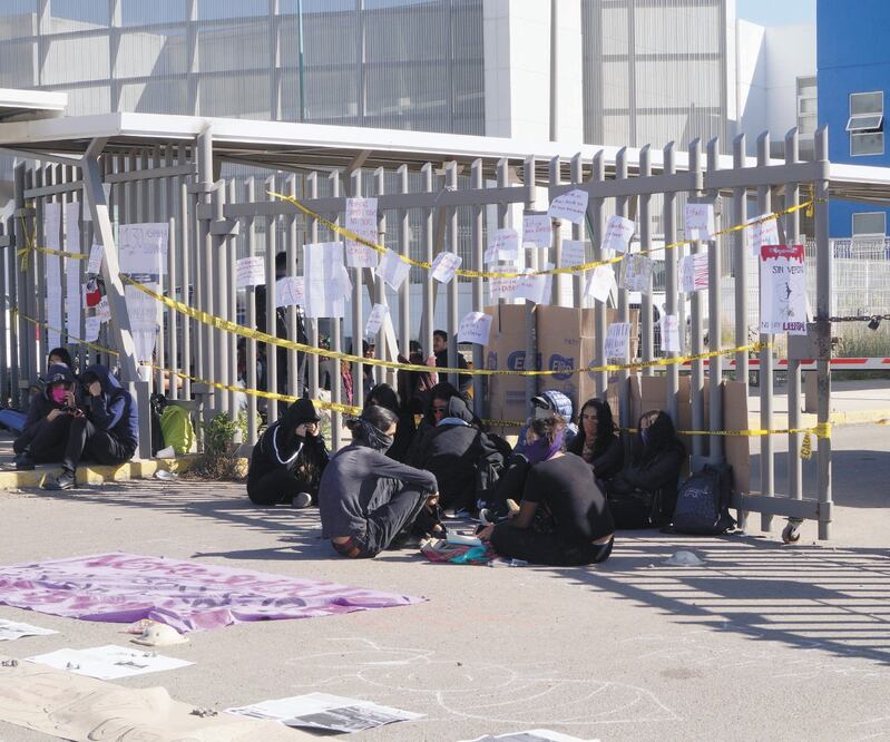 El paro en el campus León de la Universidad de Guanajuato suma ocho días, porque falta el compromiso del rector local y el alcalde. ESPECIAL